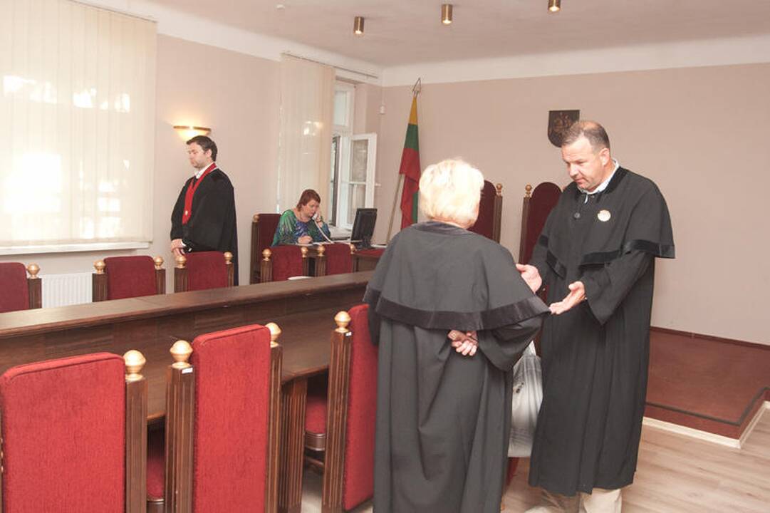 Vilniaus pedagoginio universiteto studentas neigia išprievartavęs daugiau merginų