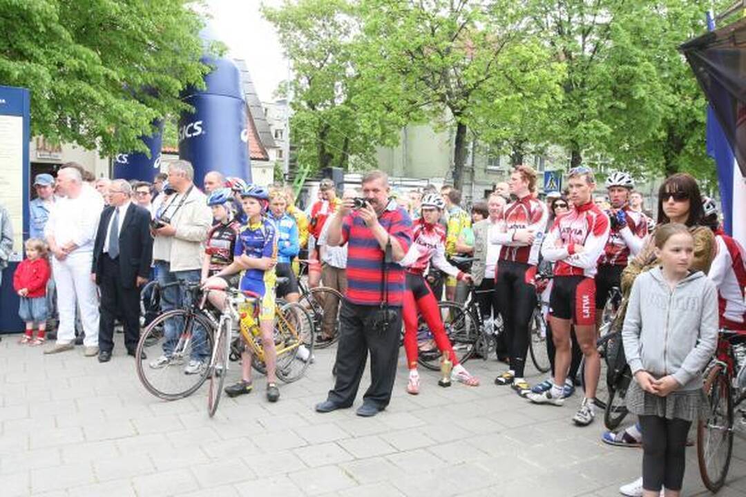 „Auksinėse kopose“ – lietuvių triumfas