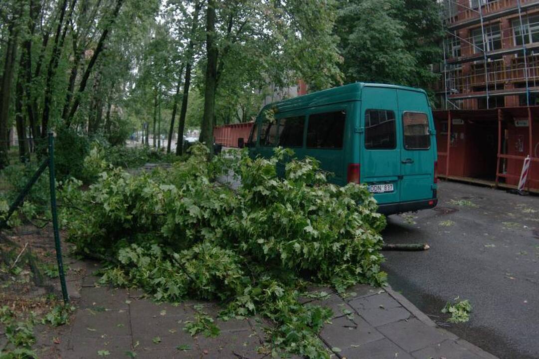 Uostamiestį vėl užklupo stipri vėtra ir lietus (papildyta 21:24 val.)