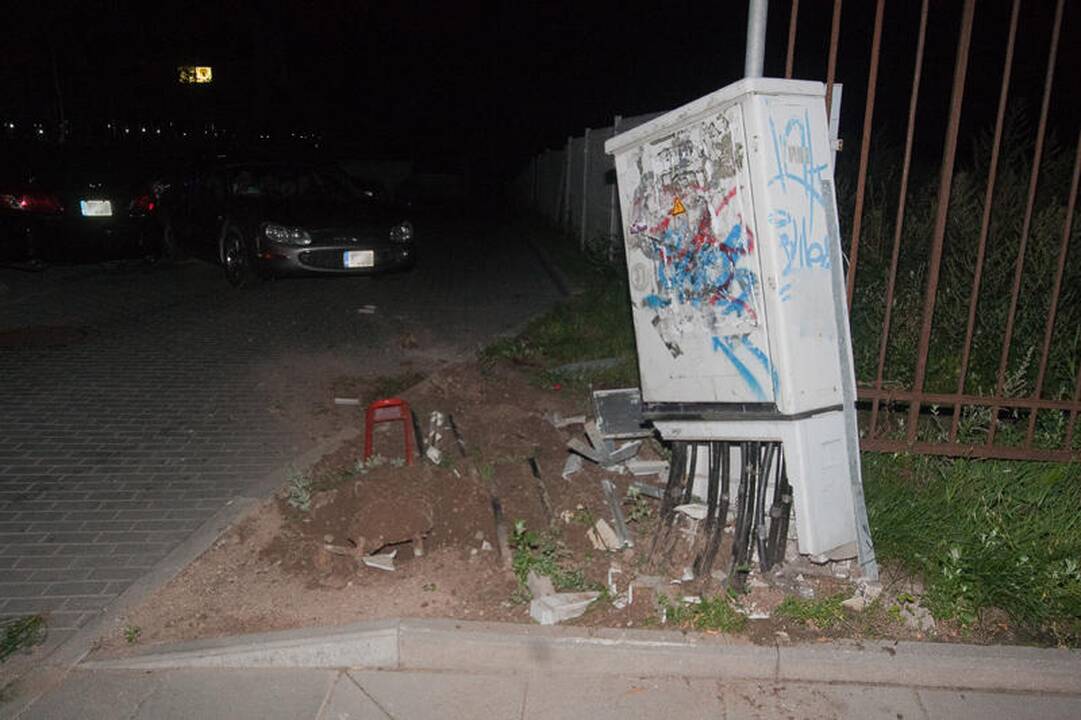 Automobilio statymo naktį atbulai ypatumai