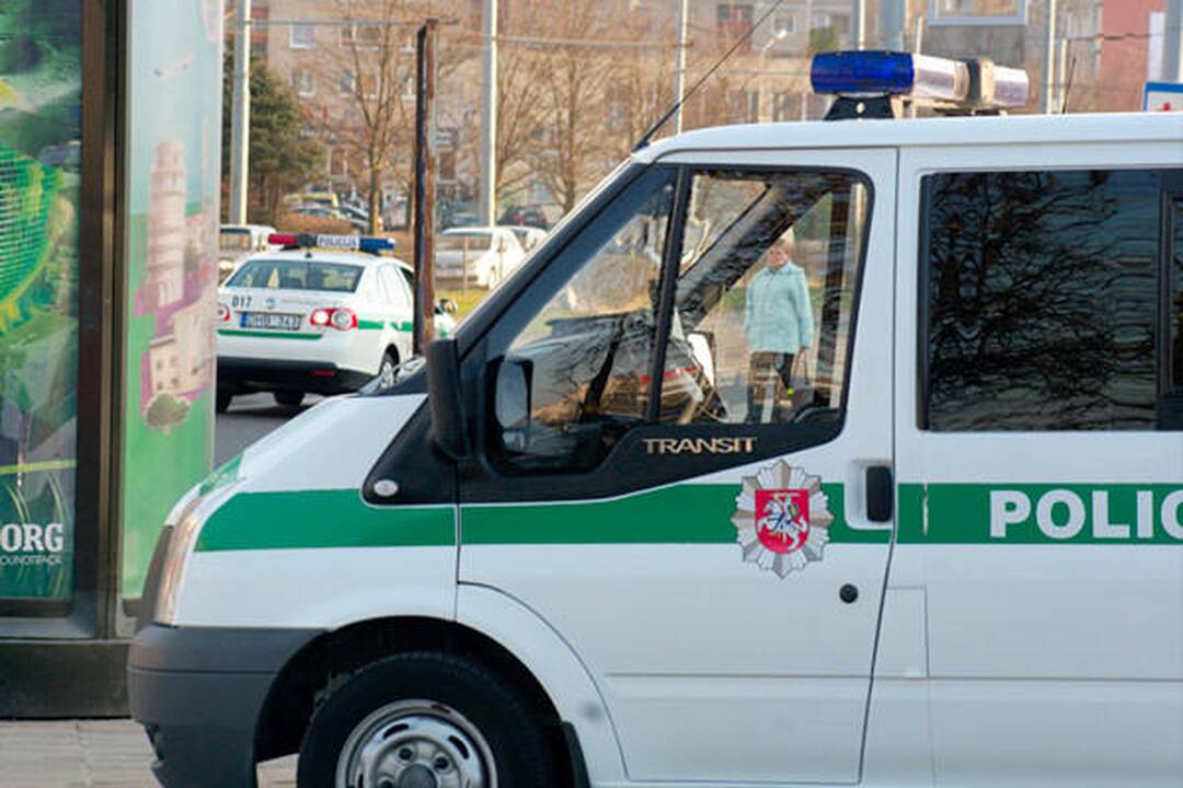 Girtas vairuotojas siautėjo sausakimšame prospekte (papildyta)