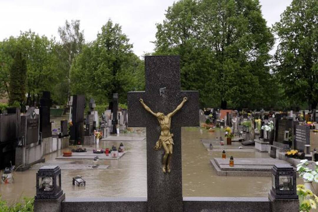 Lenkijoje vandens stichija nusinešė devynias aukas 