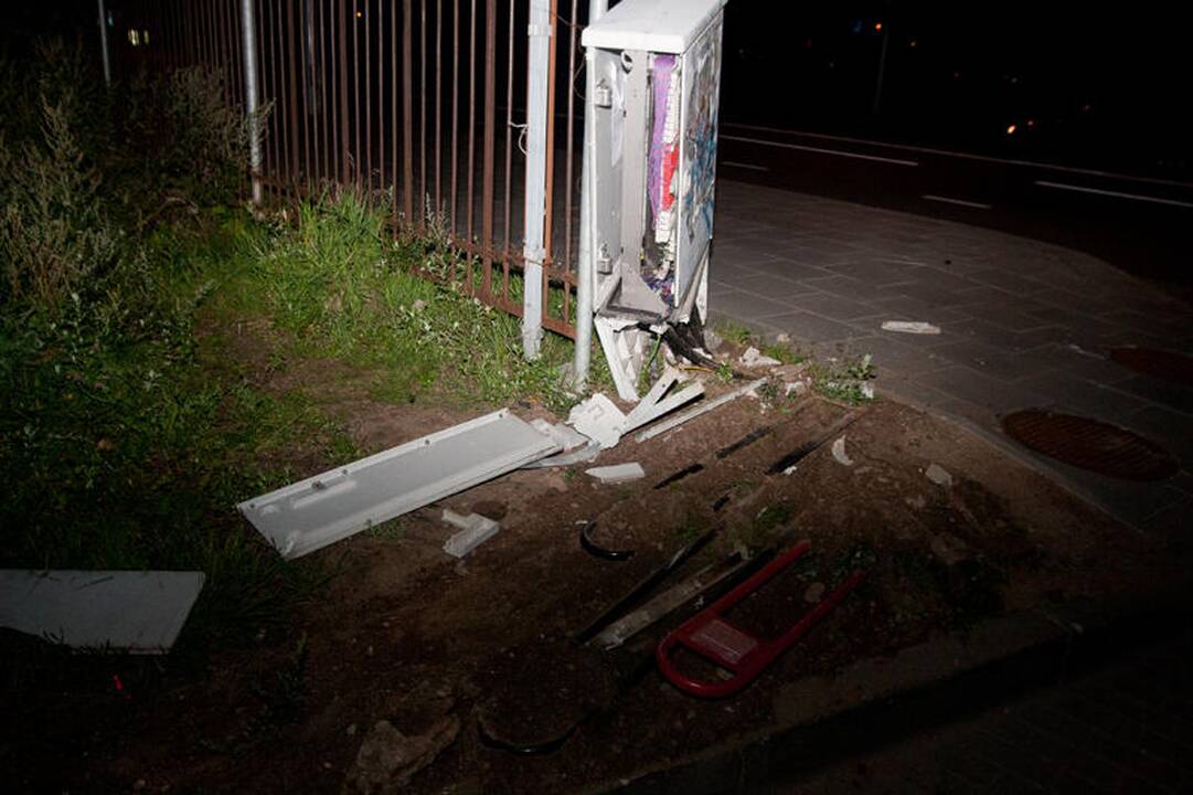 Automobilio statymo naktį atbulai ypatumai