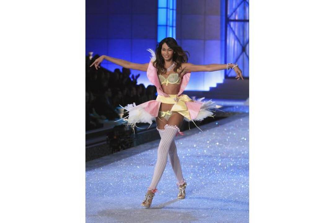 „Victoria‘s Secret“: vyrus įkaitino deimantų liemenėlė už 6 mln. Lt