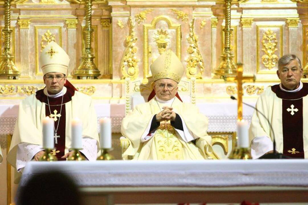 Per Šv. Kalėdas reikia pabūti ir  tyloje