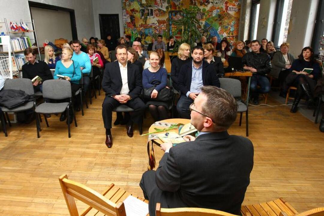 Intriguojantį romaną išleidęs žurnalistas: savęs neprievartavau