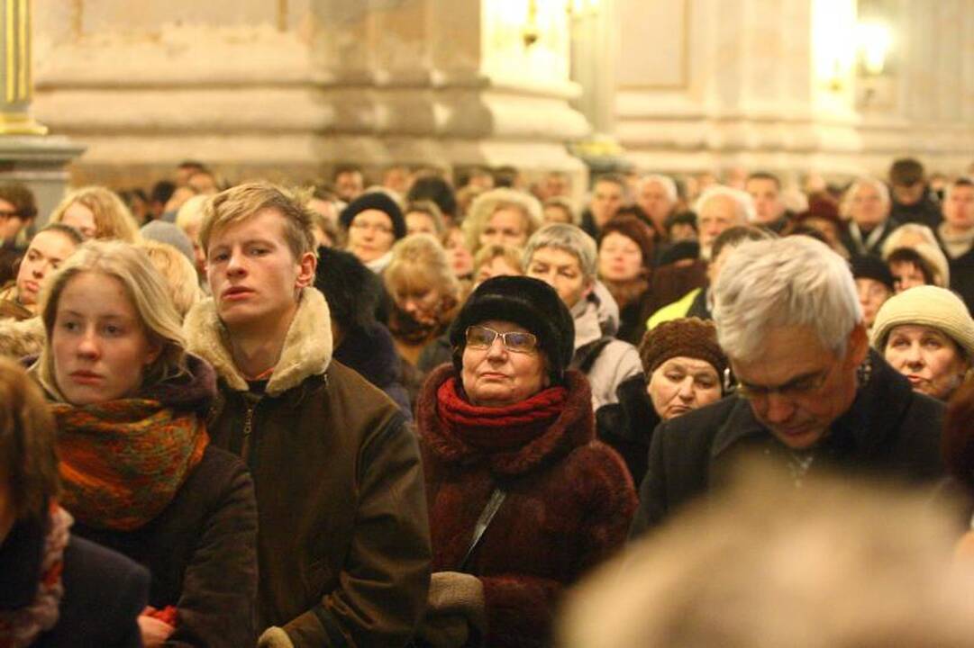 Per Šv. Kalėdas reikia pabūti ir  tyloje