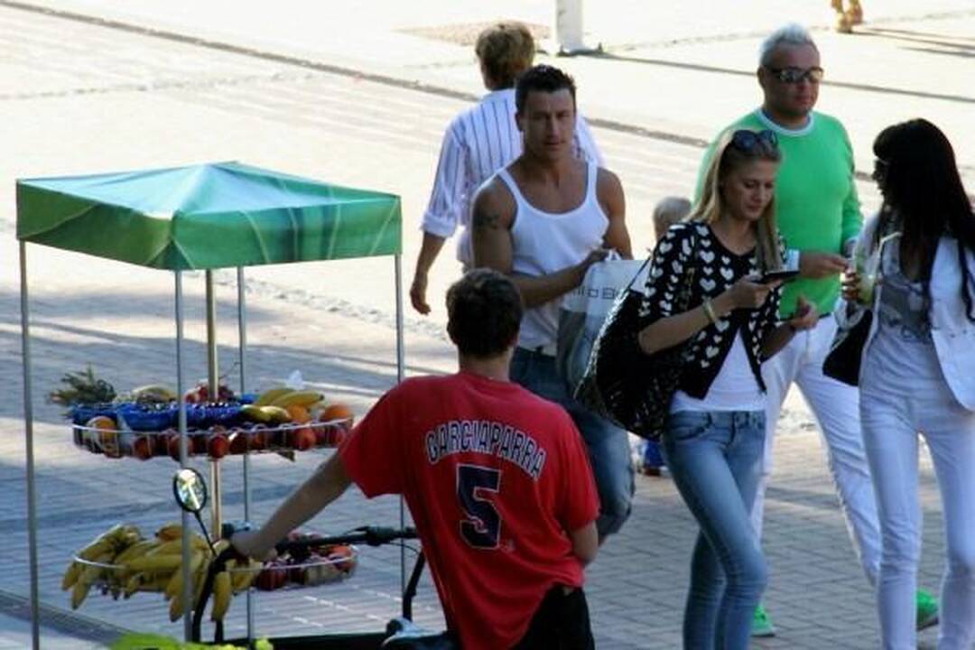 E.Bžeskas su nauja mylimąja atostogauja Palangoje 