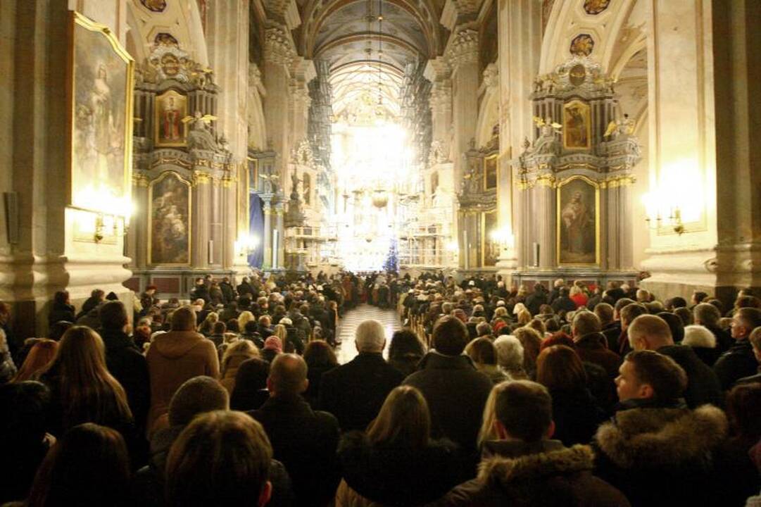 Per Šv. Kalėdas reikia pabūti ir  tyloje