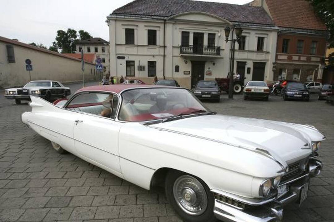 Senovinių mašinų varžybose laimėjo visi, kurie užsikūrė