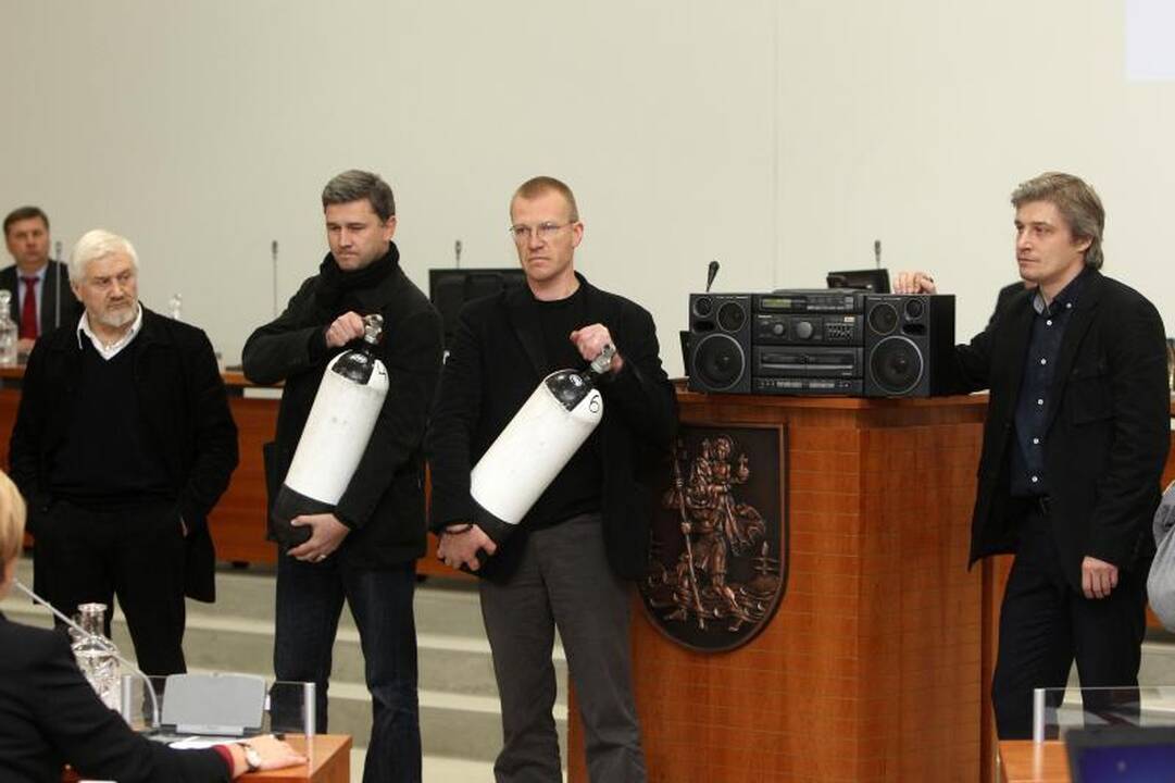 Aktoriai įpūtė gaivaus oro Vilniaus tarybai (papildyta 16.28)