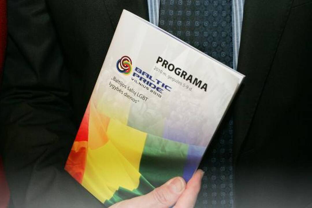 Homoseksualai prie Seimo protestuos bučiuodamiesi