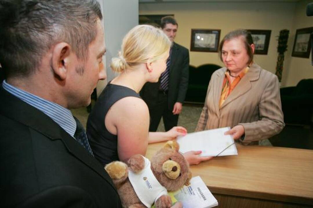 Homoseksualai prie Seimo protestuos bučiuodamiesi