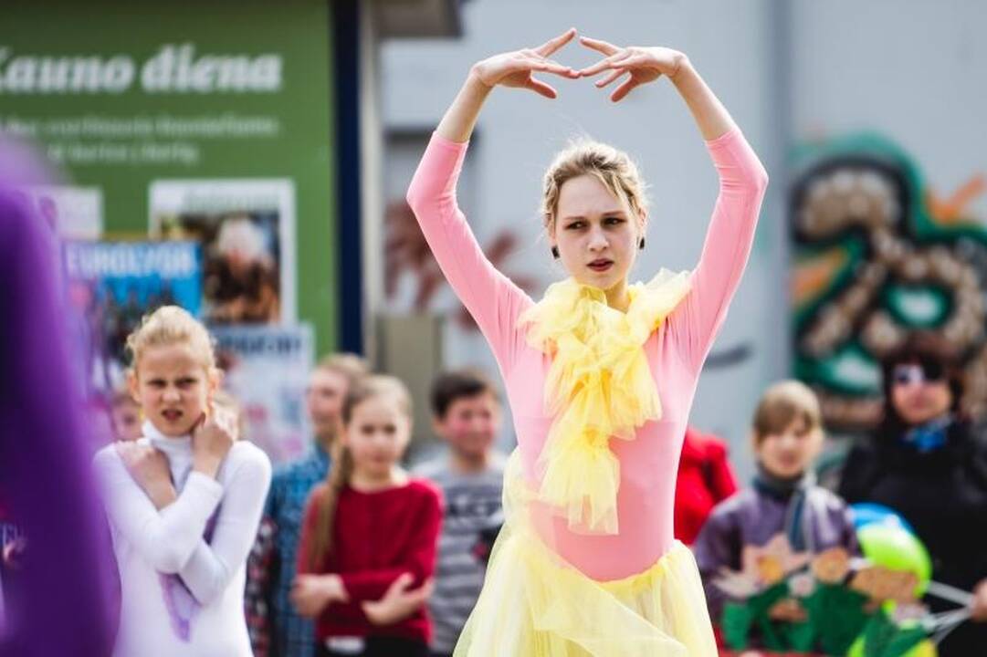Miestiečiams išjudinti – šokiai, mankšta ir kovos menų treniruotė