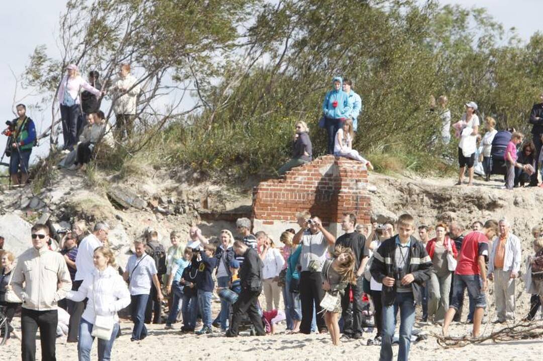 Burlaivius išlydėjo minios žmonių (papildyta nuotraukomis)