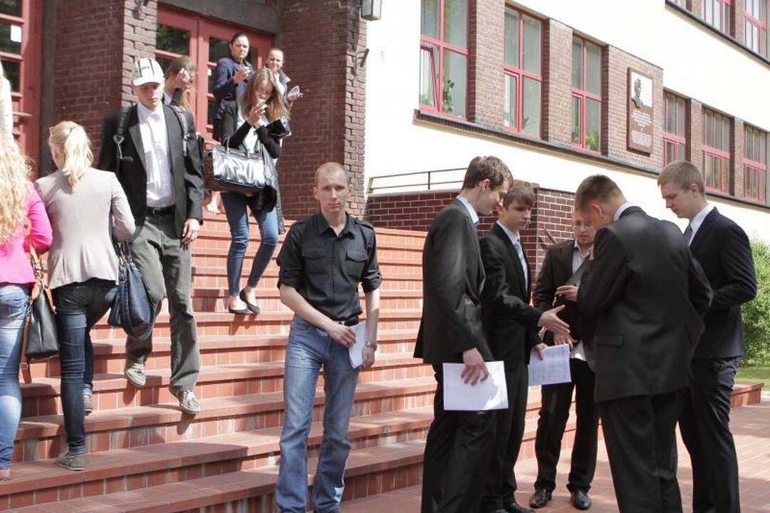 Po anglų kalbos egzamino – šimtukų gausa