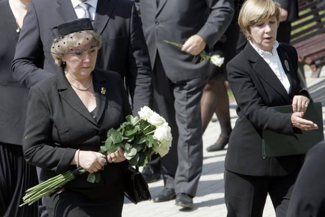Prezidentas A.Brazauskas palaidotas 