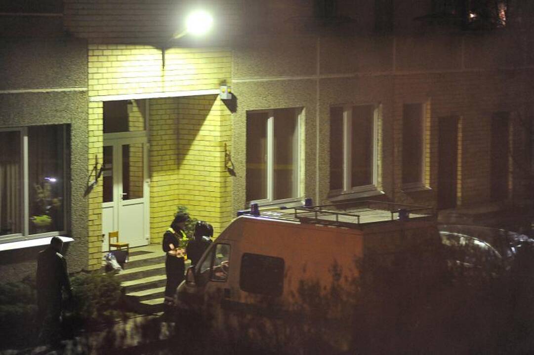 Kaune prie vaikų darželio nušautas jaunas vyras (papildyta 11 val.)