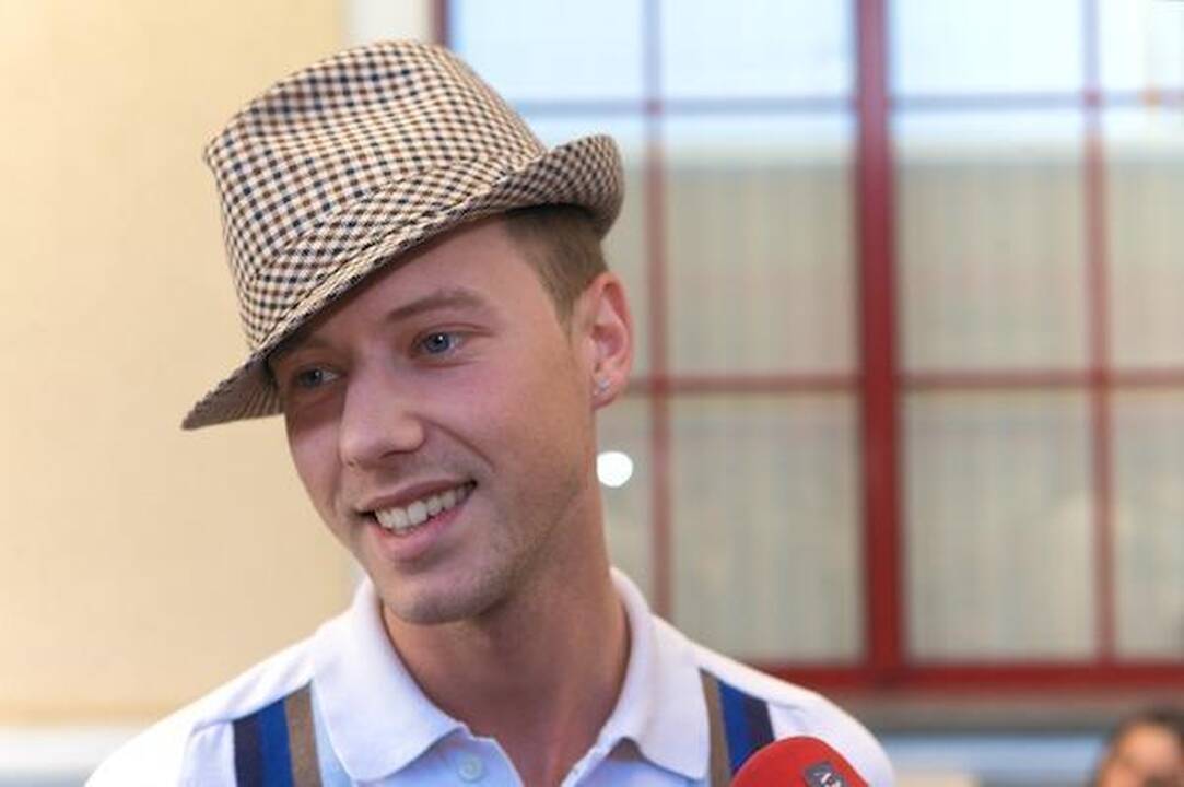 Sasha Son(g) į „Euroviziją“ Maskvoje išvyko traukiniu