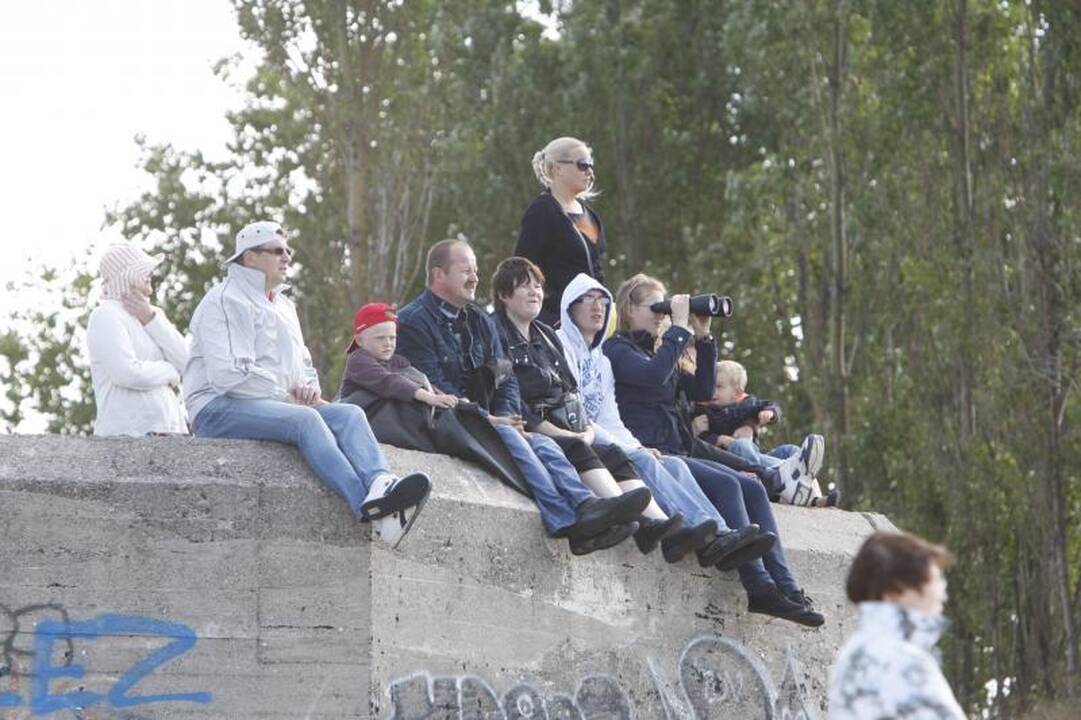 Burlaivius išlydėjo minios žmonių (papildyta nuotraukomis)
