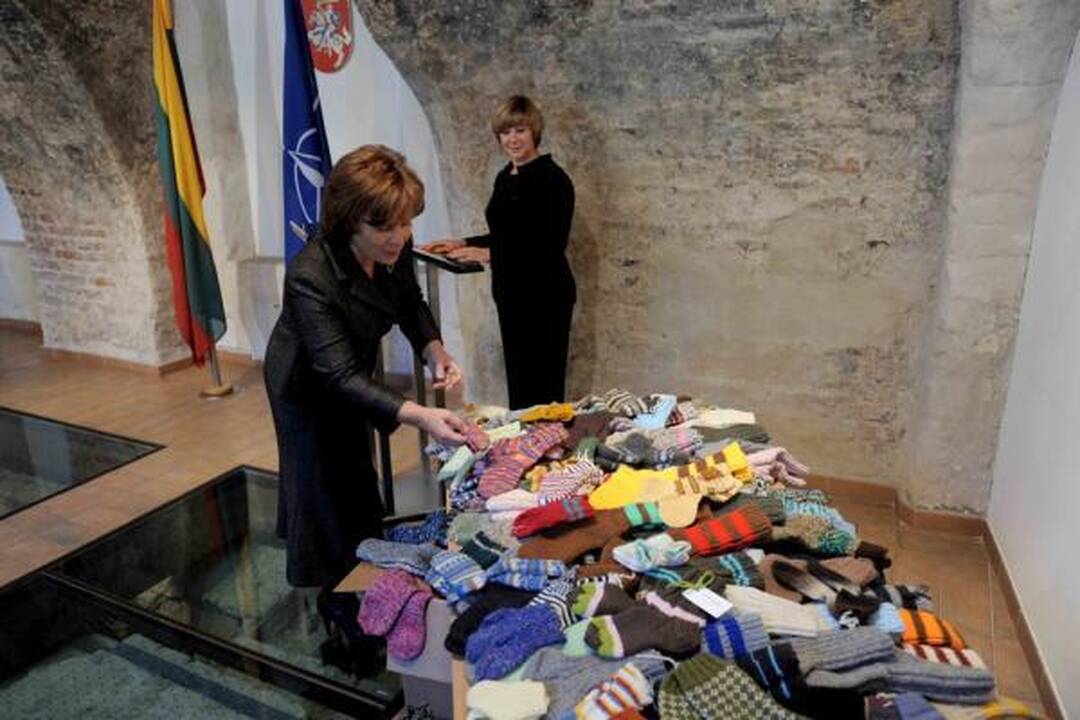 Afganistano vaikams lietuviai padovanos 2 tūkst. porų šiltų kojinių