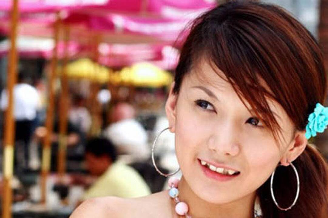Grožis Japonijoje: mergaitės kreivais dantimis - patrauklesnės
