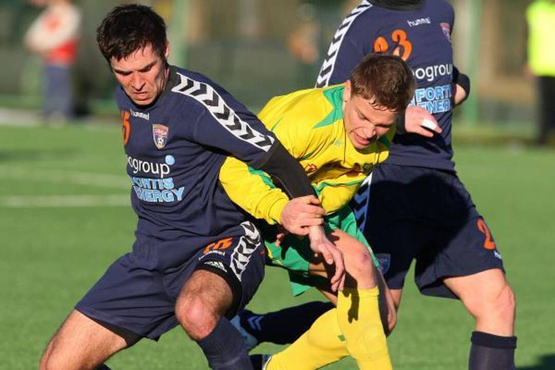 Gargždų „Bangos“ futbolininkai sutriuškino „FBK Kauną“