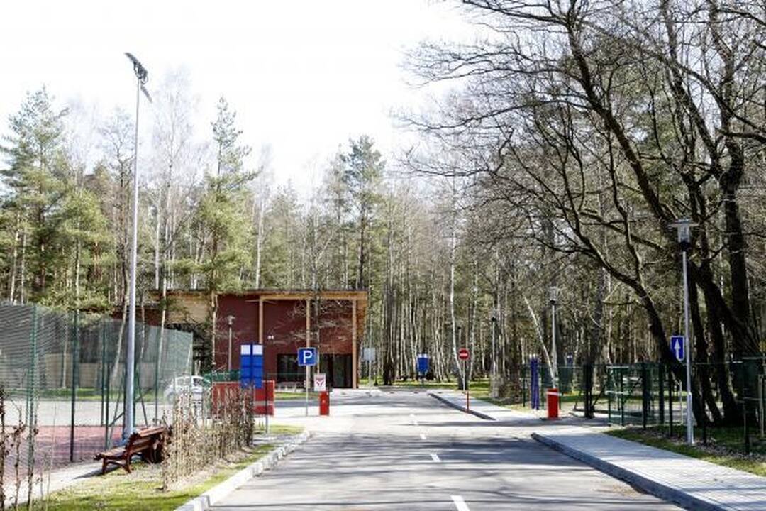 Poilsiautojus vilios kempingas Giruliuose
