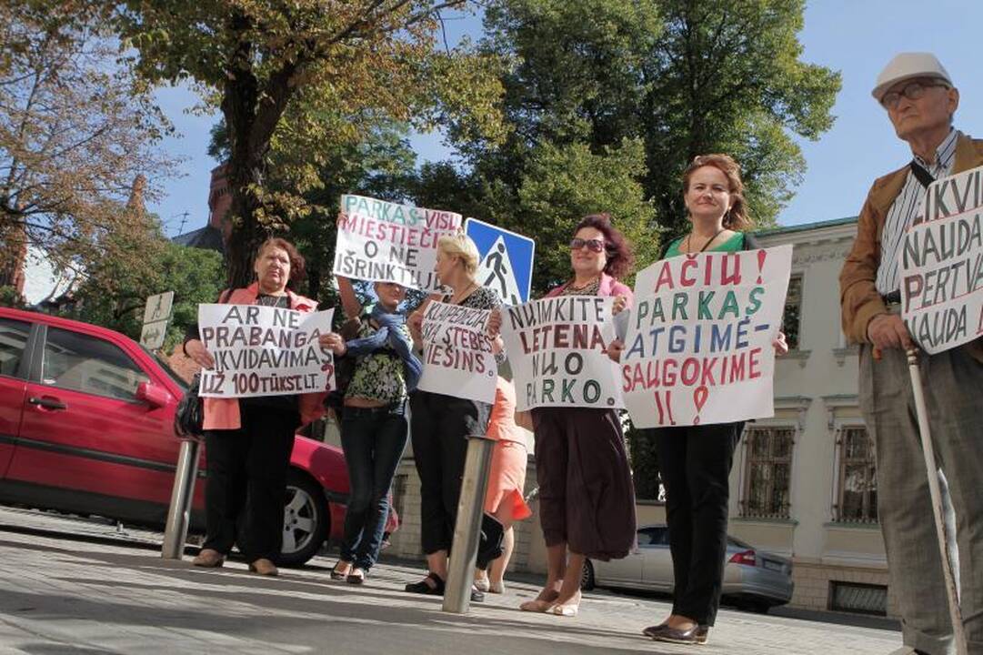 Dėl Klaipėdos poilsio parko – piketas prie savivaldybės