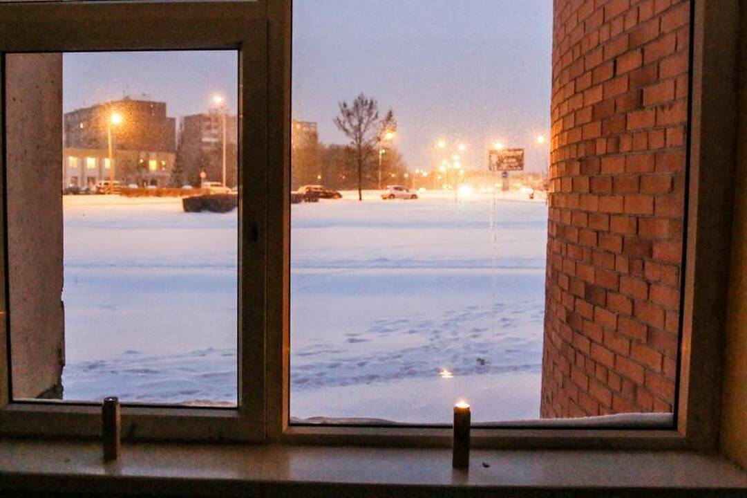 Sausio 13-ąją prisimenant: aušra pasitikta žvakutėmis ir tyla