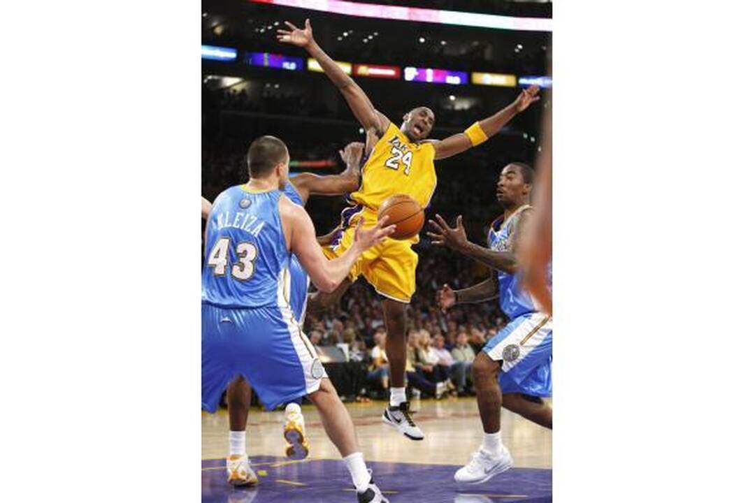„Lakers“ – per žingsnį nuo finalo