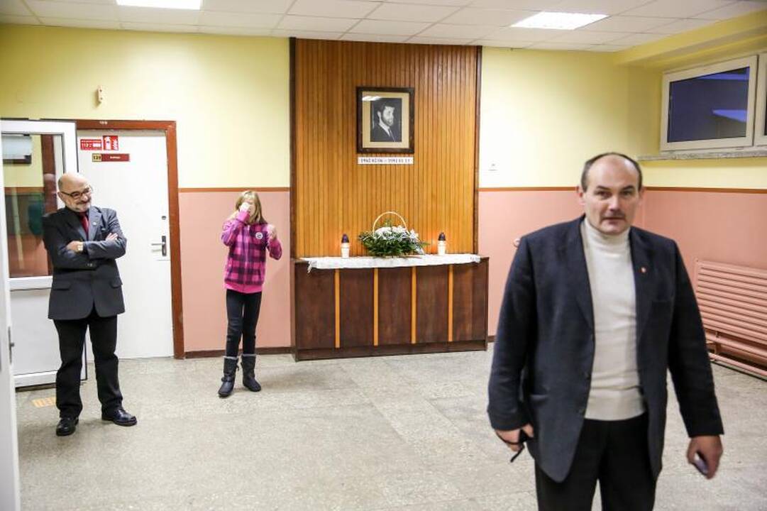 Sausio 13-ąją prisimenant: aušra pasitikta žvakutėmis ir tyla