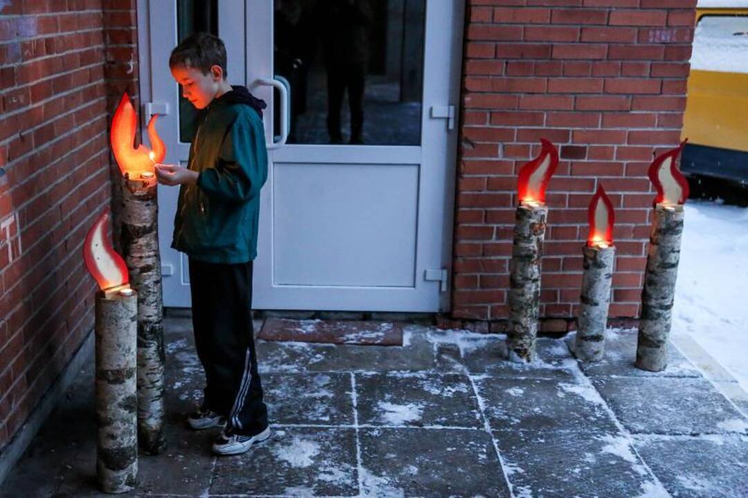 Sausio 13-ąją prisimenant: aušra pasitikta žvakutėmis ir tyla