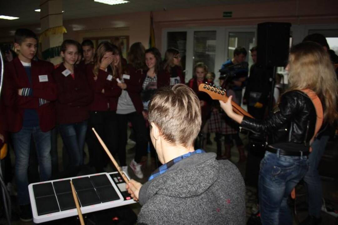 Klaipėdos jaunimo organizacijos netradiciškai prisistatė moksleiviams