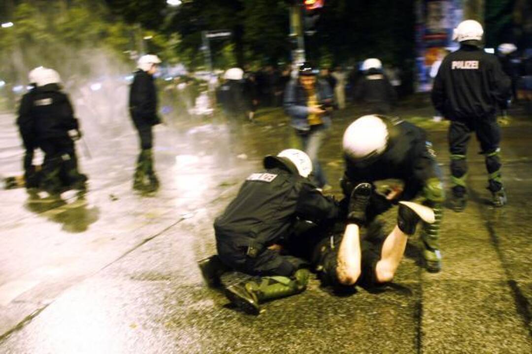 Hamburgą ir Vičencą sudrebino neramumai 
