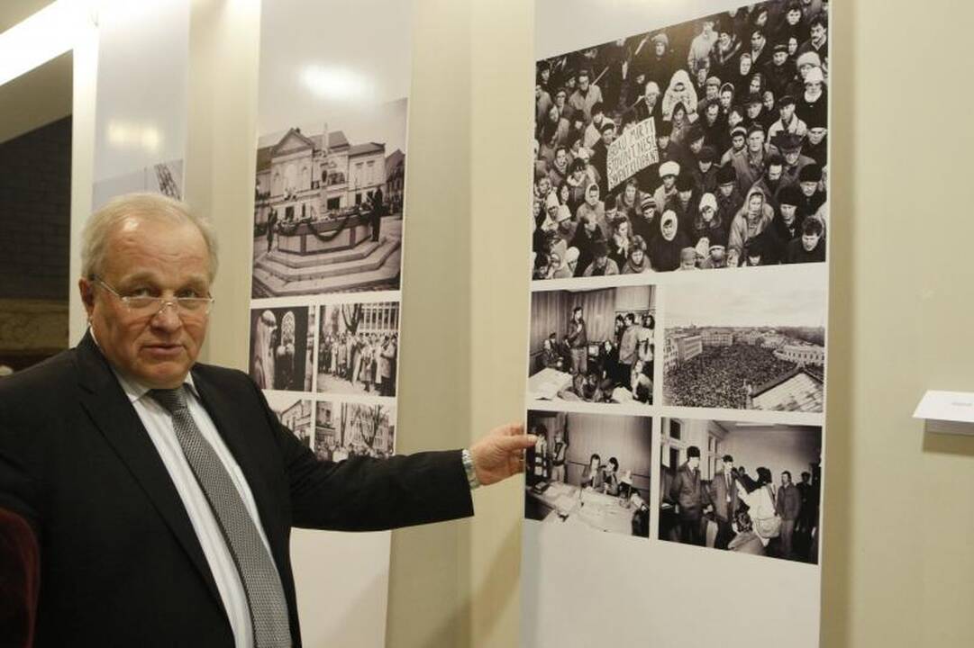 S. Jokužio fotografijų parodos atidaryme - užuominos apie ordiną