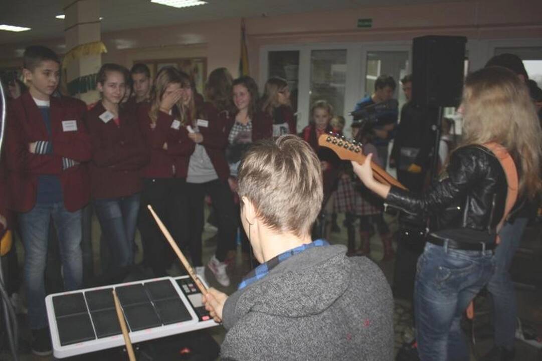 Klaipėdos jaunimo organizacijos netradiciškai prisistatė moksleiviams