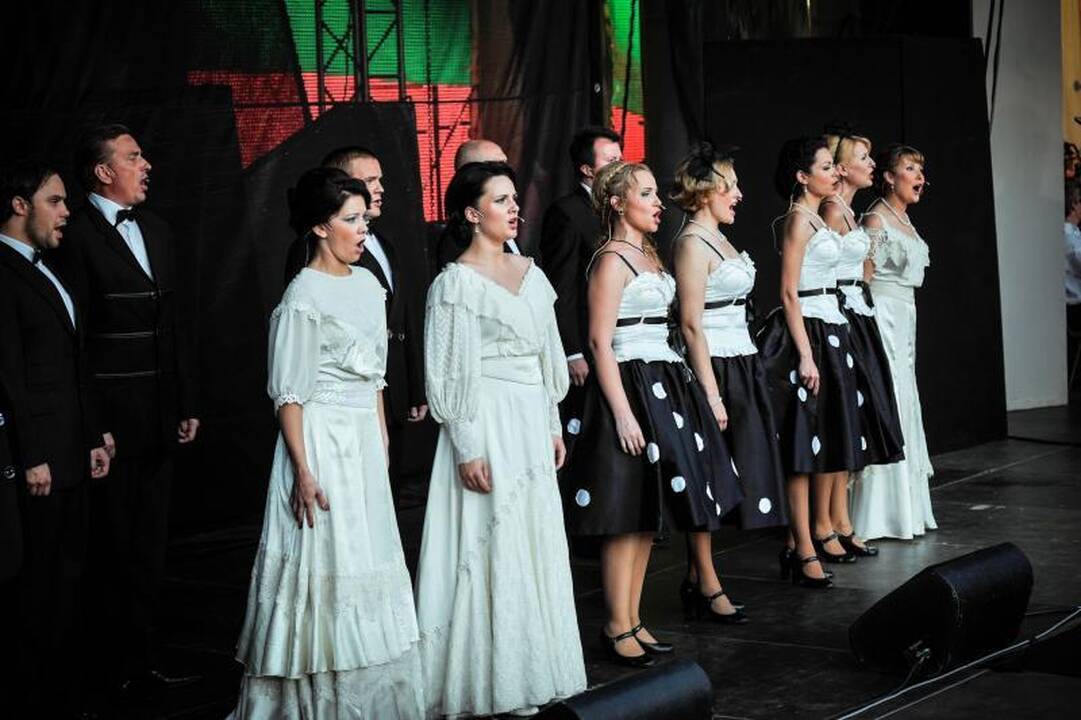 Operetės pertraukos metu skambėjo „Tautiška giesmė“ 