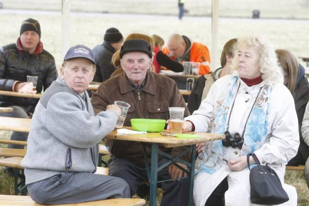 Veiviržėnuose pavasarį budino slalomas  