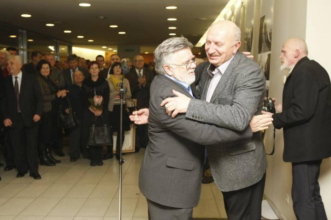 S. Jokužio fotografijų parodos atidaryme - užuominos apie ordiną