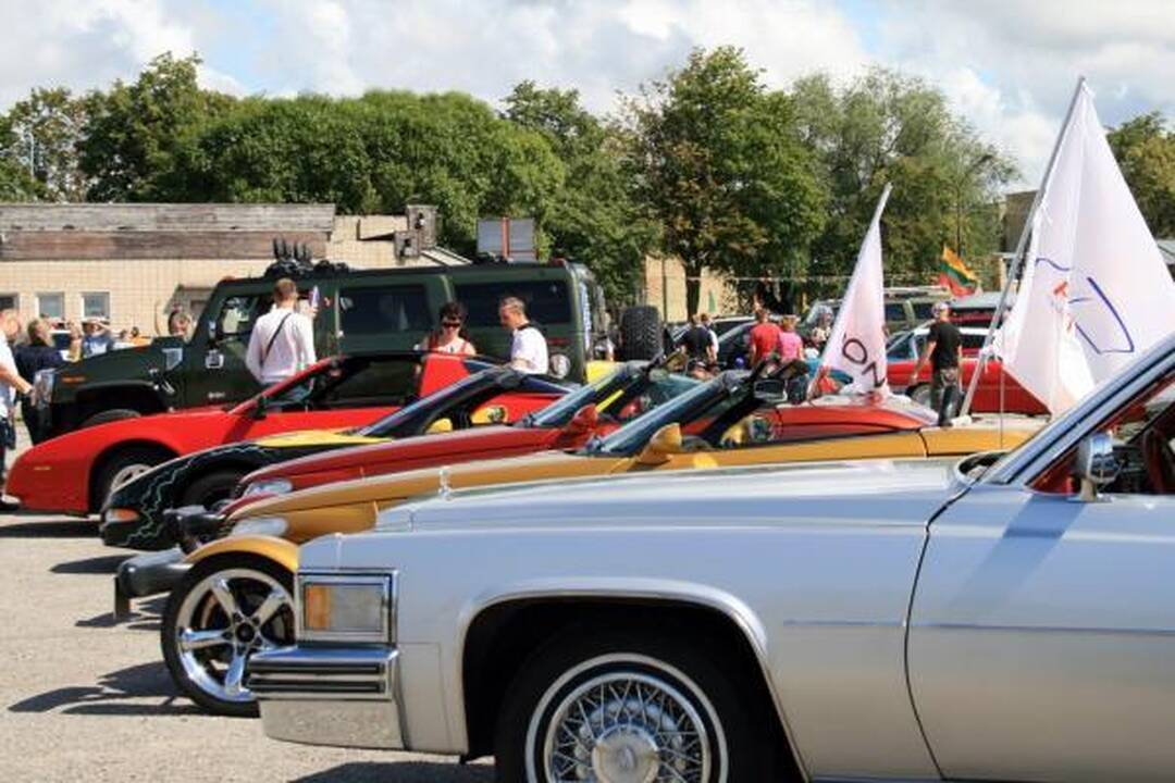 Palangoje rinksis amerikietiškų automobilių mėgėjai (programa)