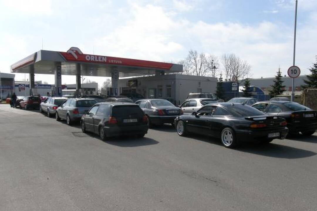 Protestuojančių vairuotojų kolona nusidriekė Klaipėdos gatvėmis
