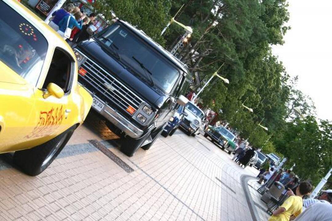 Palangoje rinksis amerikietiškų automobilių mėgėjai (programa)