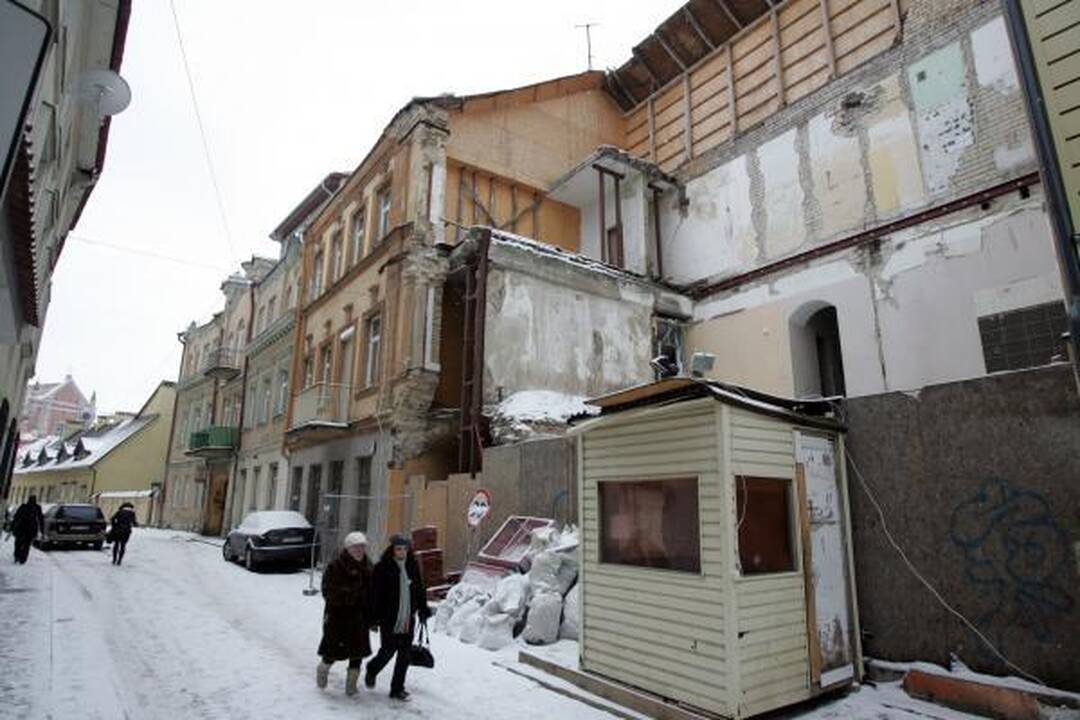 Šiaulių g. nugriuvusi namo dalis bus atstatyta iki gruodžio (papildyta 16.36 val.)