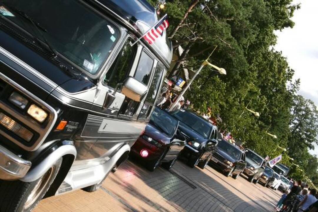 Palangoje rinksis amerikietiškų automobilių mėgėjai (programa)