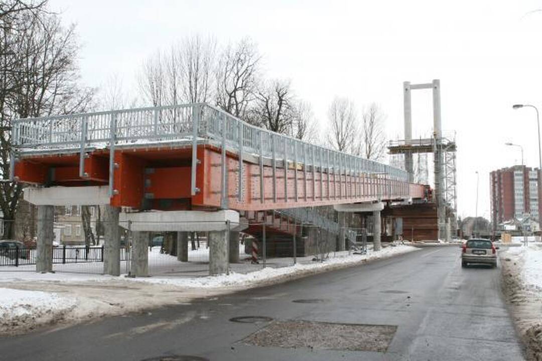 Dėl šalčio statybų darbai vyksta lėčiau