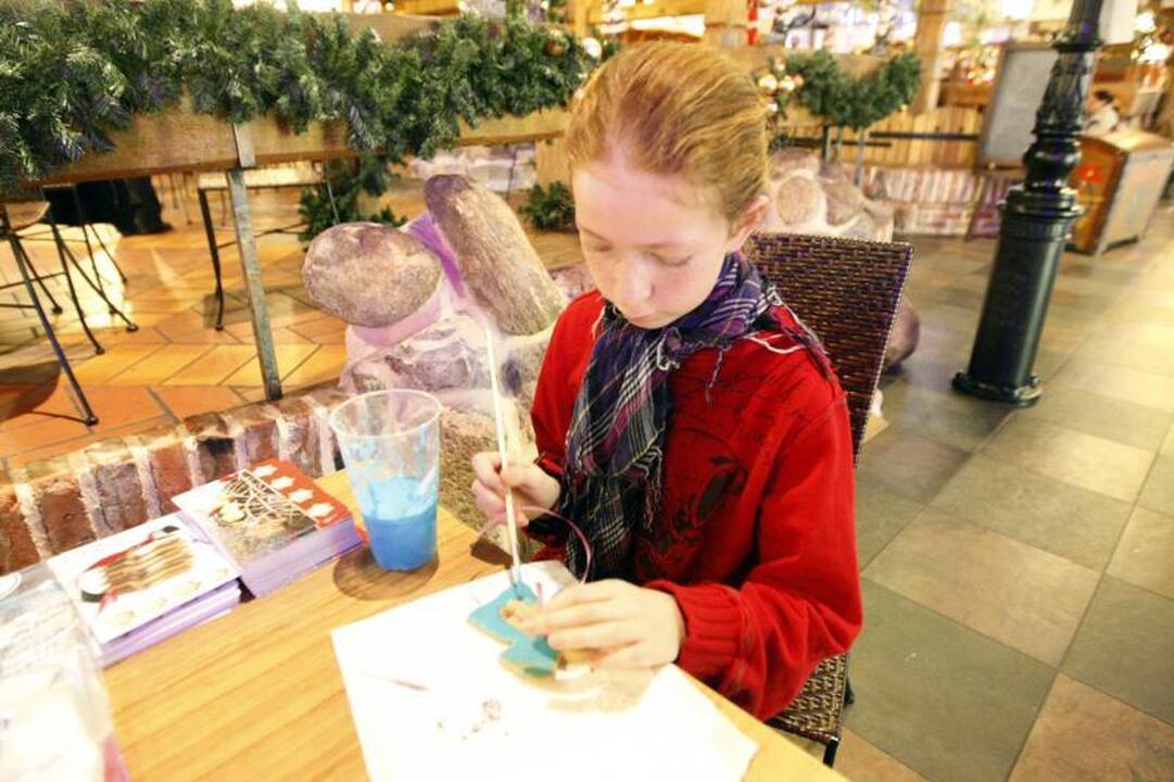 Klaipėdiečių vaikai veržėsi spalvinti meduolius