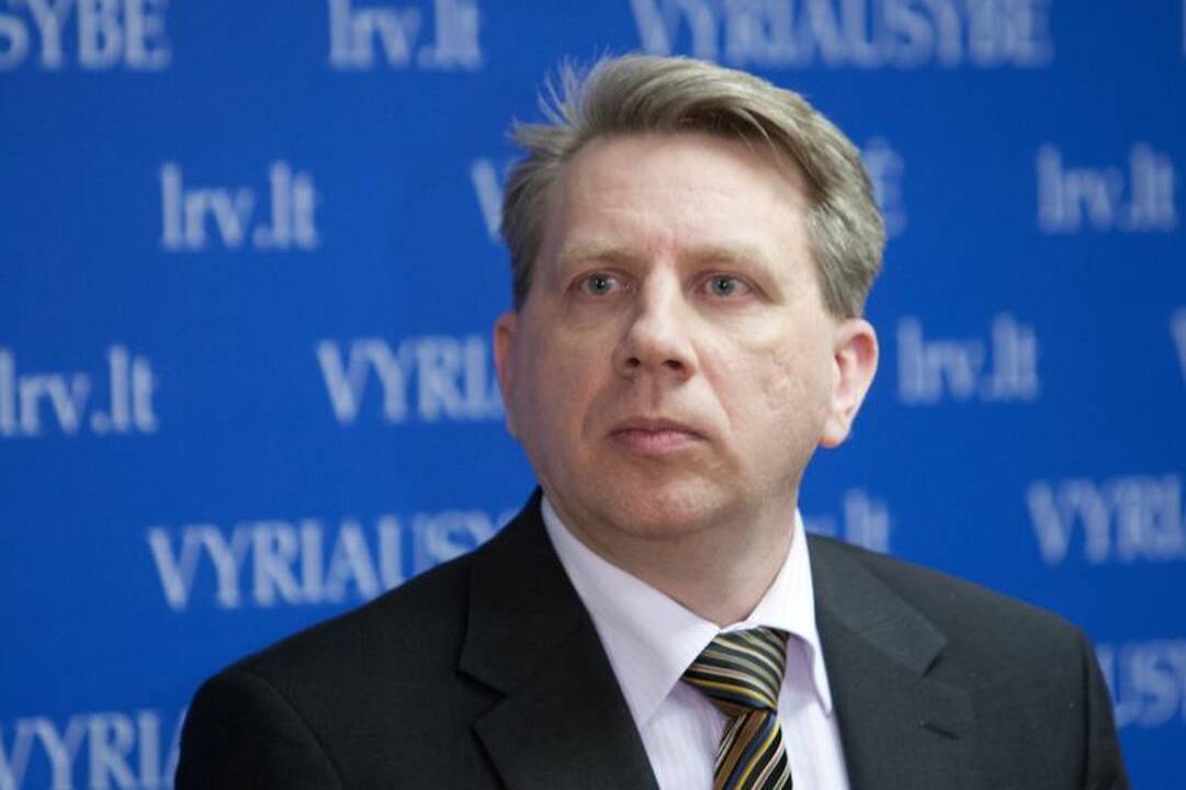 D.Valys raginamas teikti prezidentei D.Raulušaičio atstatydinimą