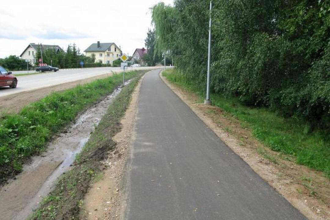 Domeikavoje nutiestas dviračių ir pėsčiųjų takas