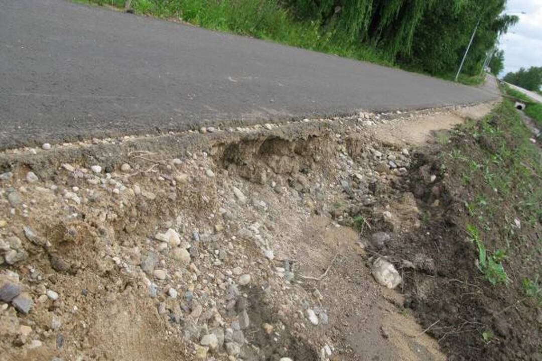 Domeikavoje nutiestas dviračių ir pėsčiųjų takas